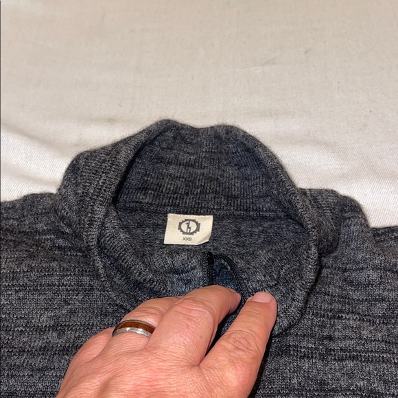 30-211006 Paka Gray Women's quarter zipper Sweater XXS EUC - Picture 7 of 10